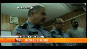 Inicia mesa de diálogo para responder exigencias de bomberos