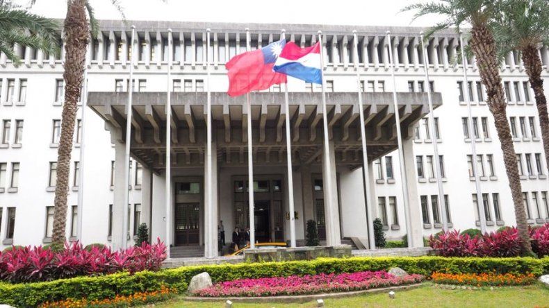 Taiwán indignada por deslealtad de Panamá al establecer relación con China
