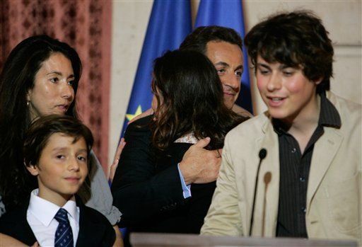 Betancourt se encuentra con sus hijos Melanie y Lorenzo