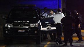 Fiscalía salvadoreña allana casa de expresidente Saca por desvío millonario