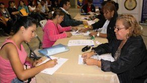 Permisos de trabajo a extranjeros tendrán duración de dos años Permisos de trabajo a extranjeros tendrán duración de dos años