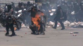 Un agente herido tras explosión de tres motos de la Policía en Caracas