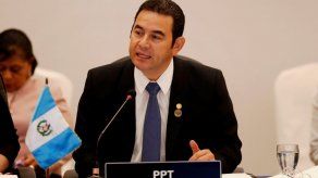 Trump recibirá el lunes al presidente de Guatemala para hablar sobre migración