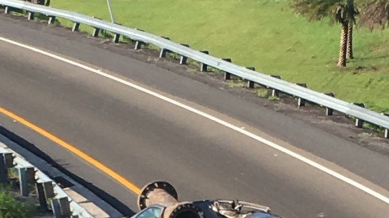 Hombre sobrevive espectacular accidente en Florida