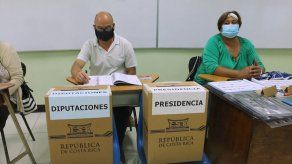 Costa Rica elige presidente entre 25 candidatos y sin favoritos