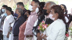 Más de 660 parejas se casan en San Valentín en un suburbio de Ciudad de México