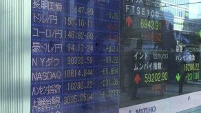 Yen japonés cae frente al dólar y la inflación alcanza nivel más alto desde 2014