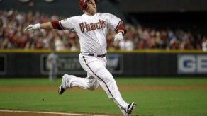 Venezolano Miguel Montero busca quedarse en los Diamondbacks