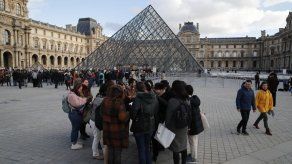 Cierra el Louvre mientras siguen las huelgas en Francia