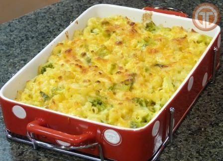 Cacerola de coditos con brócoli y espinaca