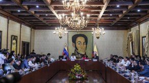 Venezuela y Colombia acuerdan apertura gradual de frontera