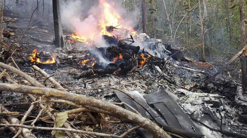 Costa Rica inicia identificación de cuerpos calcinados en accidente aéreo
