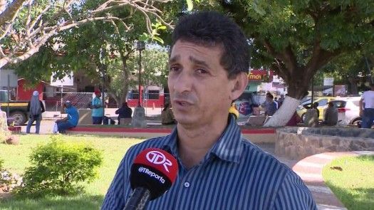 Alcalde de Las Tablas canta con orgullo la tonada que le dedicaron