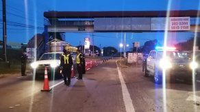 La Policía inició la búsqueda de los privados de libertad evadidos.