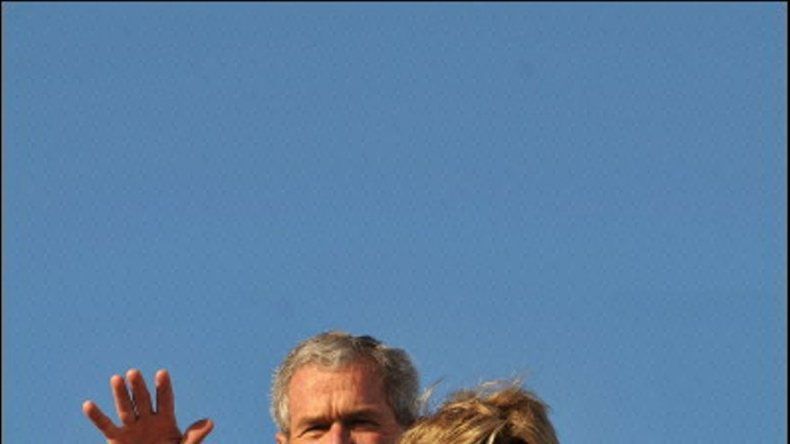 Laura Bush promueve lucha contra cáncer de mama en Panamá