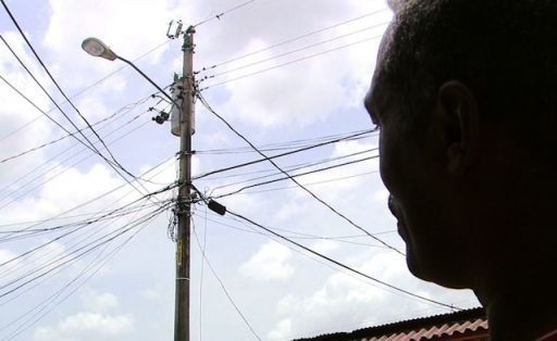 Panameños dejan de realizar sus actividades por culpa de apagones