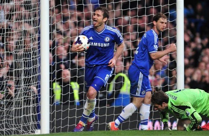 Chelsea gana y recupera liderato a la espera del choque del Liverpool