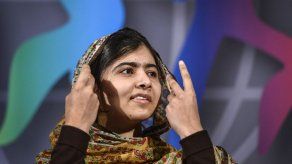 Malala dona un premio a una escuela de Gaza