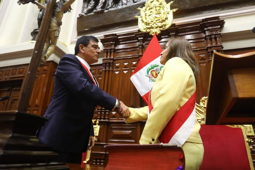 Juramentación de Dina Boluarte como nueva presidenta de Perú.