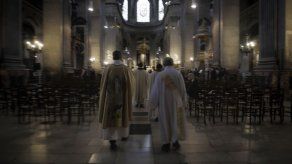 AP - ANGELA CHARLTON