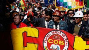Evo Morales decreta aumento salarial