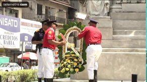 Bomberos recuerdan a caídos de El Polvorín con desfile