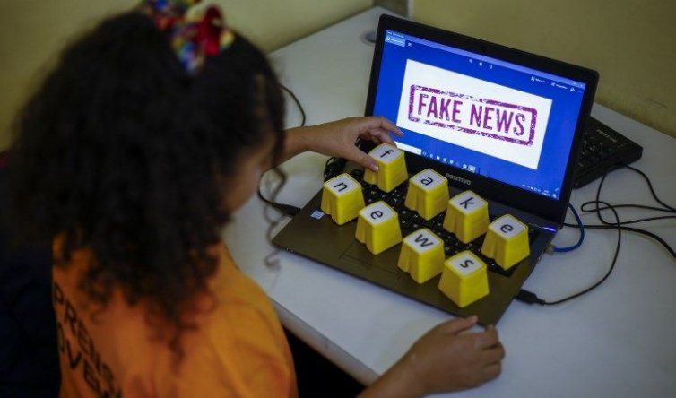 En Brasil, la cruzada contra las noticias falsas comienza por las escuelas