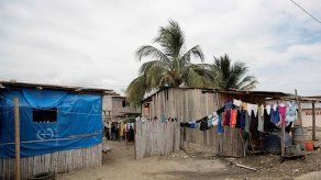 Ecuador recuerda a sus muertos del terremoto de hace un año y mira adelante