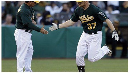 Moss jonronea 2 y  Atléticos vence a Yanquis