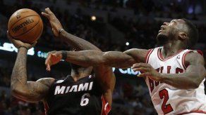 Heat vence a Bulls y toma ventaja en la serie