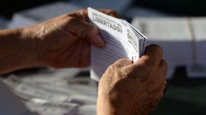 ¡Me siento libertadora!: Venezolanos en el exterior votan contra Maduro