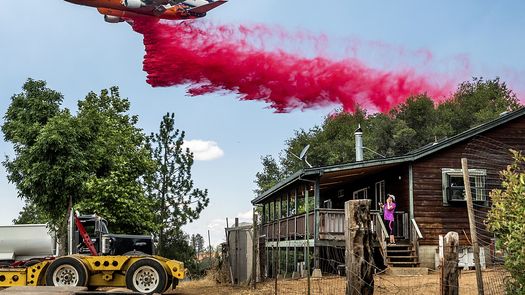 El Servicio Meteorológico Nacional dijo que las imágenes satelitales infrarrojas tomadas durante la noche mostraron un “calor menguante” del incendio.&nbsp;