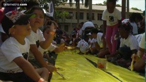 Panamá logró Record Guiness con más de 5 mil niños pintando lienzo del Canal