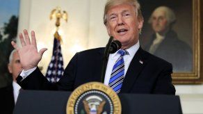 Encuesta: Aprobación popular de Trump repunta por economía