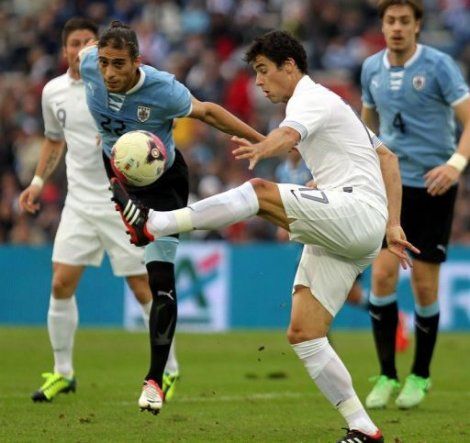 Uruguay vence 1-0 a Francia, poniendo fin a década de empates