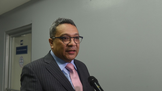 Director de la CSS, Dino Mon 