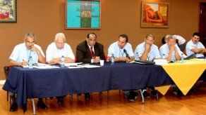 Continúa negoción de horarios en diálogo con operadores del Metro bus