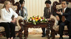 Hillary Clinton inicia histórica visita a Laos