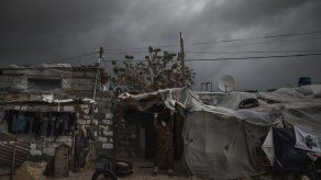 AP - EDITH M. LEDERER