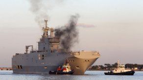 Francia venderá buque a Rusia pese a sanciones