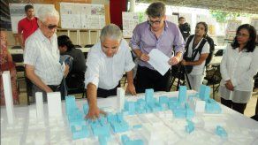 Exponen maqueta de posibles cambios a realizar en barrio La Exposición