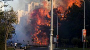 Incendio forestal azota Haifa