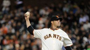 Vogelsong se pierde inicio de pretemporada con Gigantes