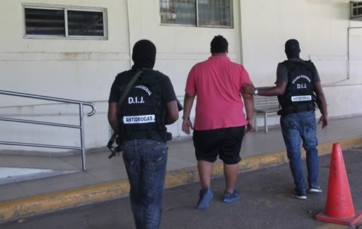 Encuentran 26 kilos de coca en auto conducido por humorista Michael Vega