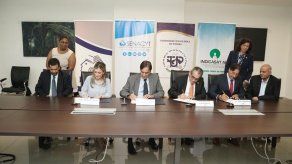 Firman convenio para otorgar becas de doctorado en Biociencias y Biotecnología