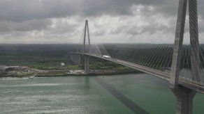 Inauguran el tercer puente sobre el Canal que conecta a la Costa Abajo con el país