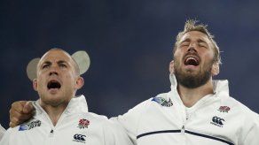 Reino Unido discute posibilidad de cambiar su himno nacional