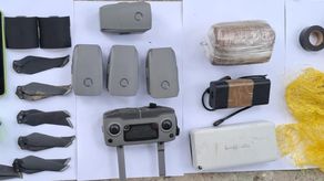 SENAFRONT decomisa paquetes de droga y un dron en un vehículo en Tanara. SENAFRONT decomisa paquetes de droga y un dron en un vehículo en Tanara.