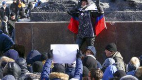 La policía rusa allana sede opositora en un día de protestas