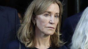 Felicity Huffman es liberada tras 11 de 14 días en prisión